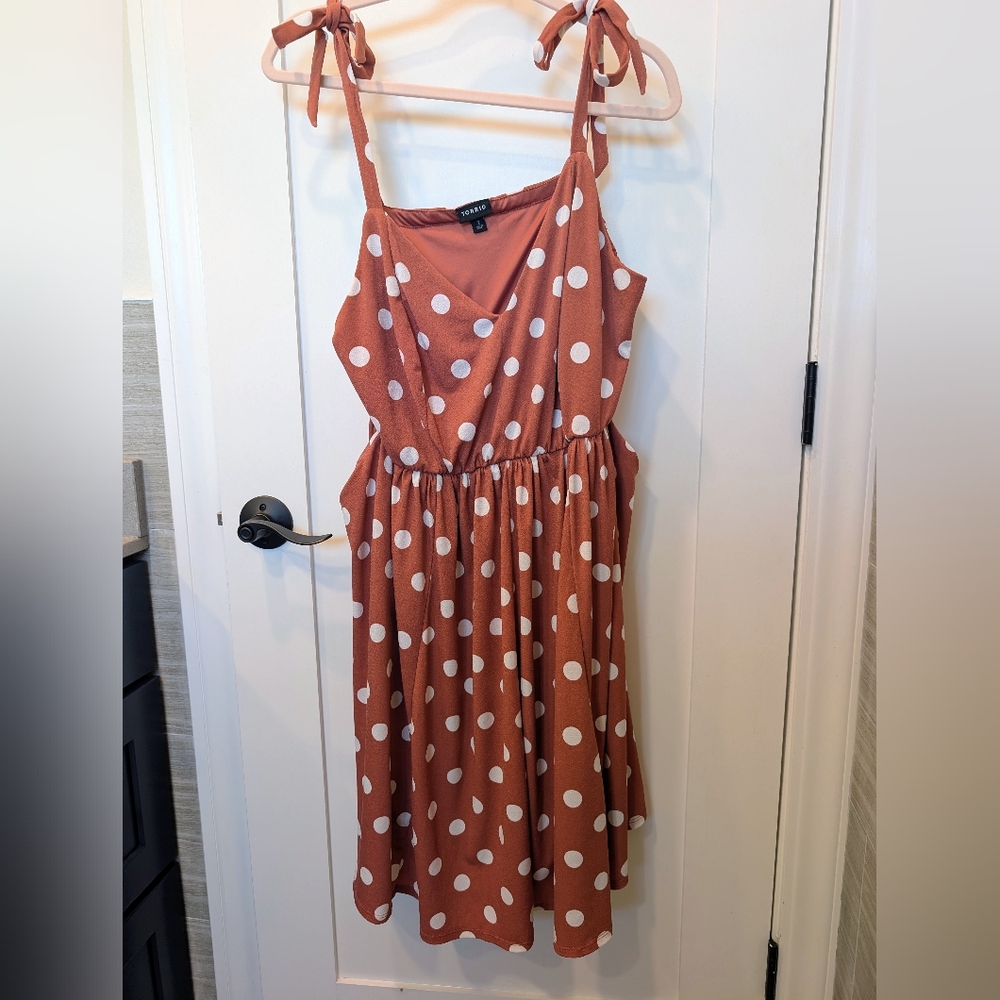 Polka Dot Sleeveless Dress - Picture 2 of 4